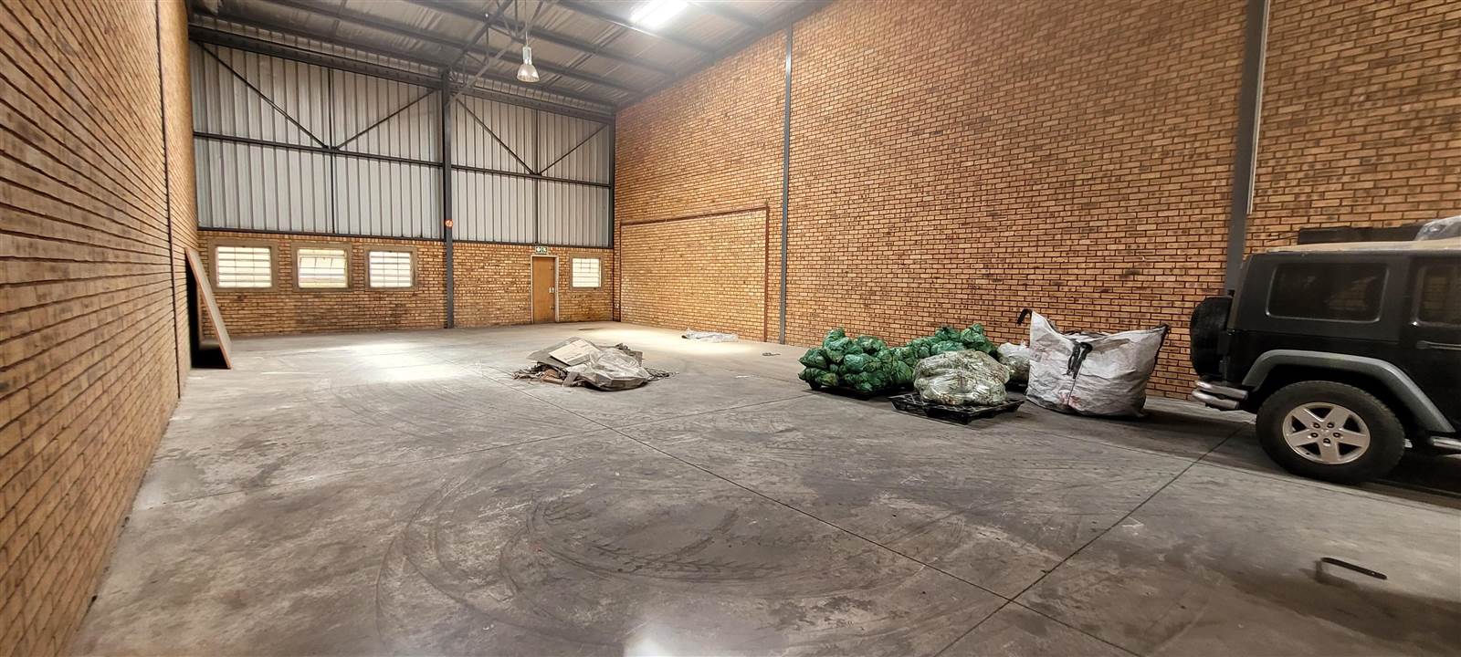 338  m² Industrial space in Stormill photo number 2