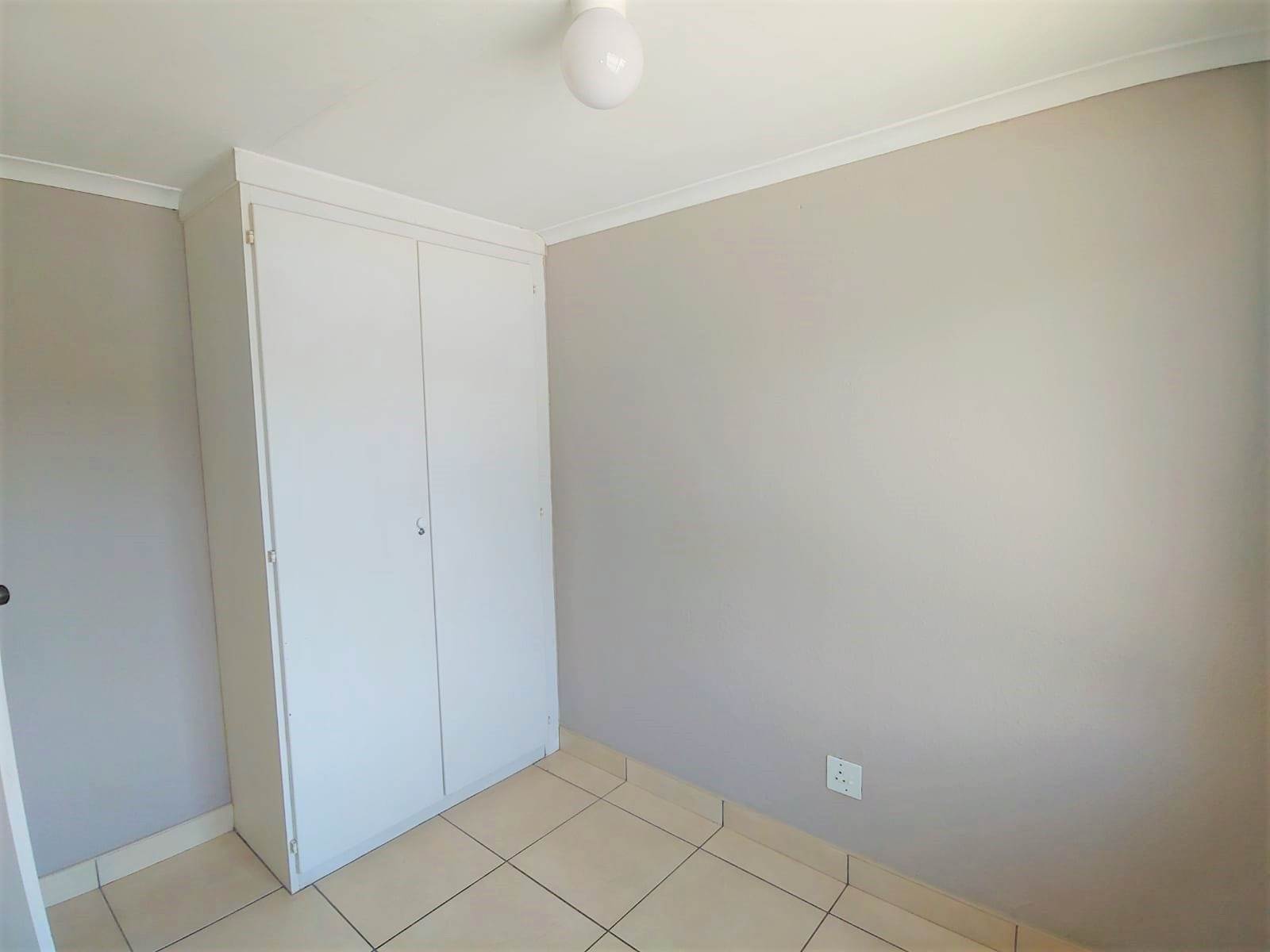 2 Bed Apartment in Impala Park photo number 11