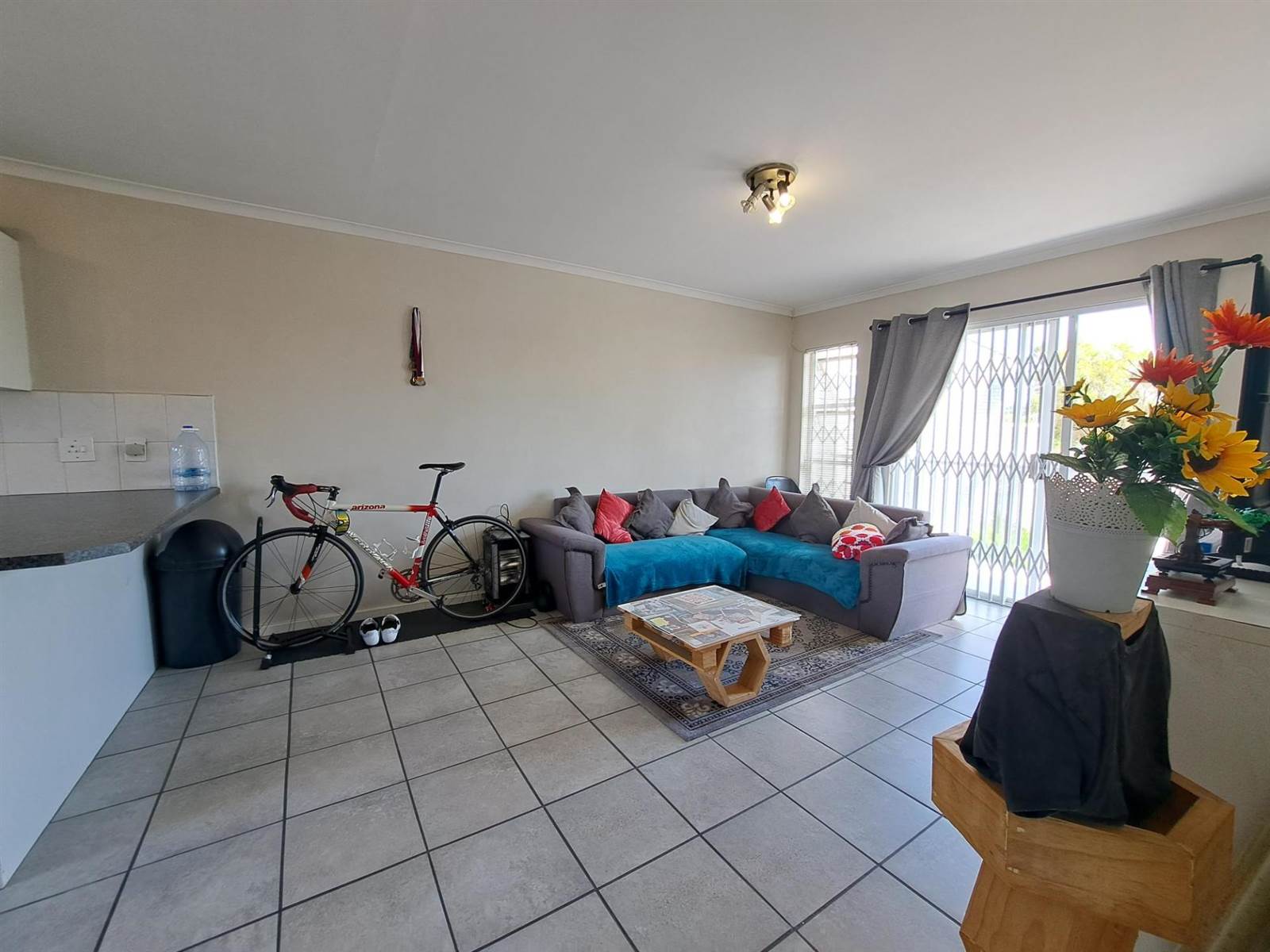 2 Bed Apartment in Oakglen photo number 8