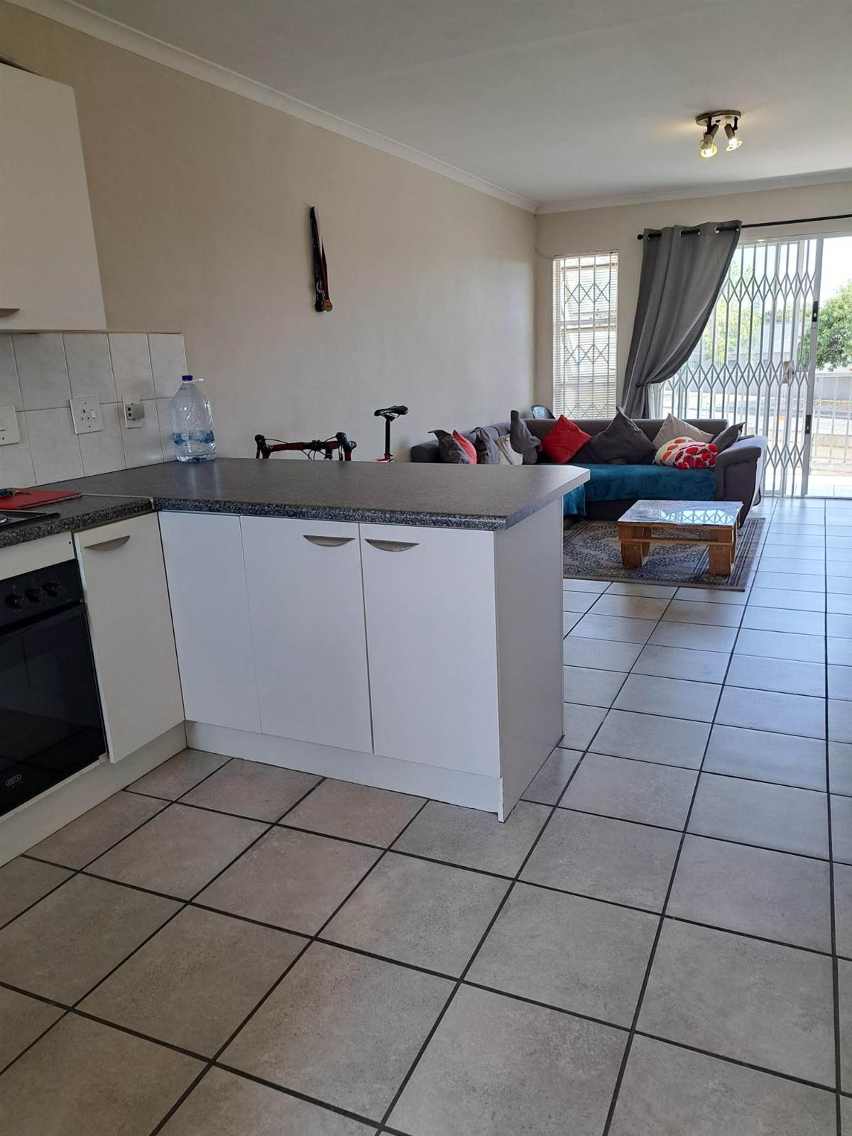 2 Bed Apartment in Oakglen photo number 4