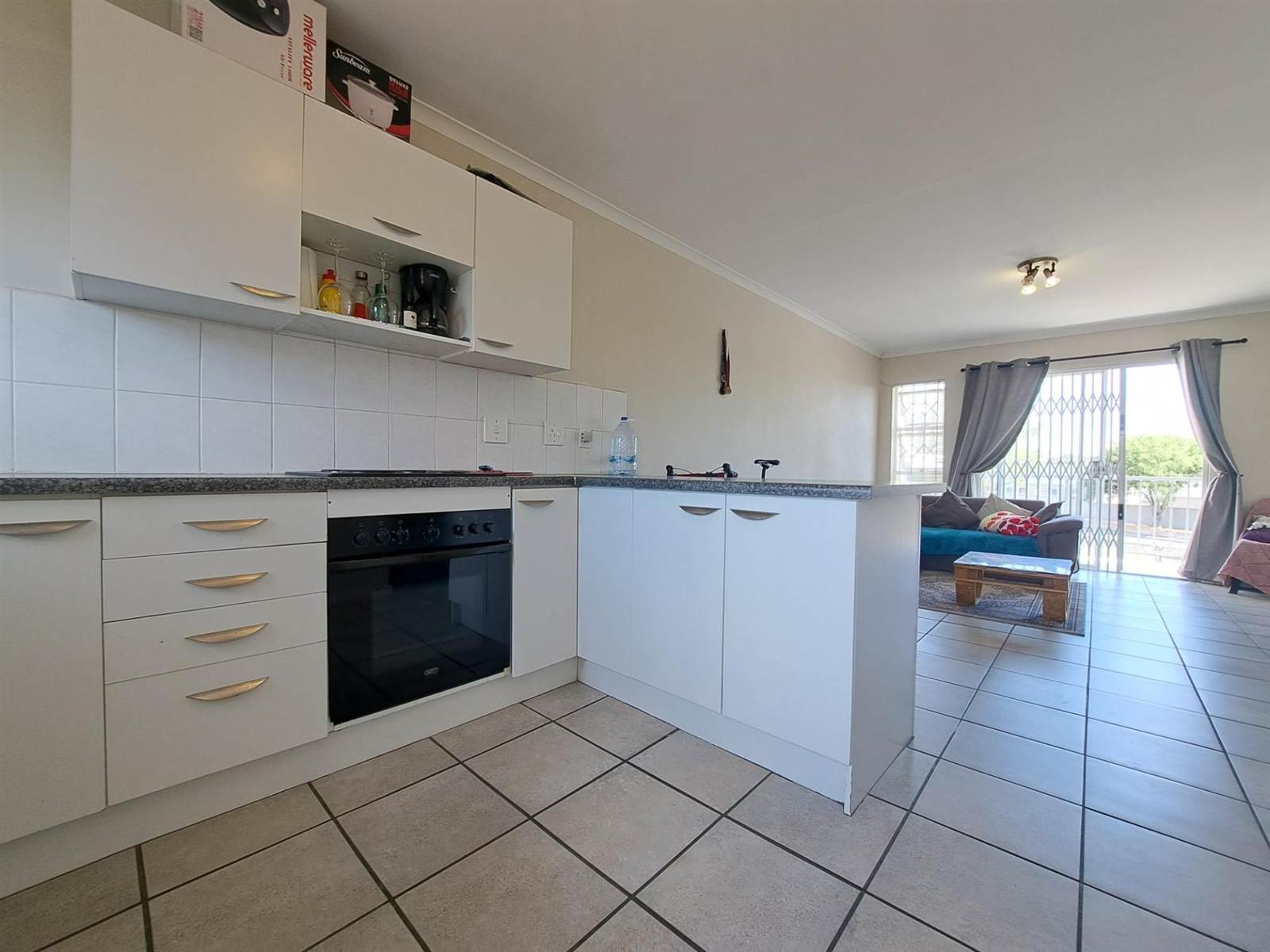 2 Bed Apartment in Oakglen photo number 1