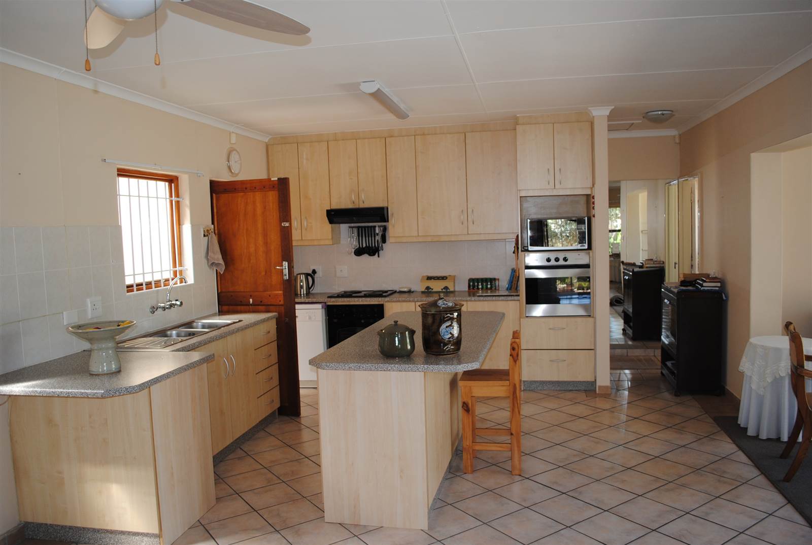 2 Bed House in Middedorp photo number 2