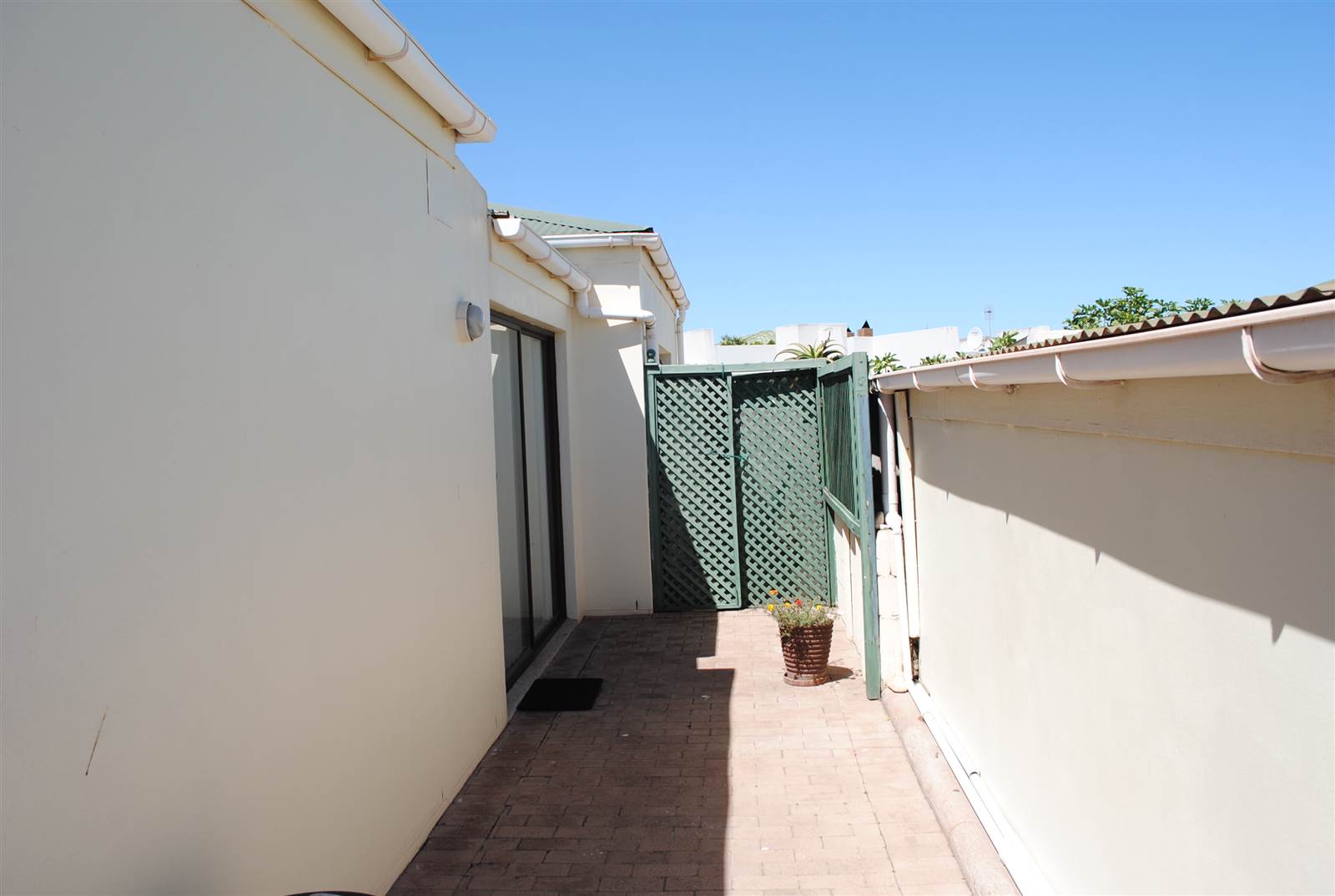 2 Bed House in Middedorp photo number 24