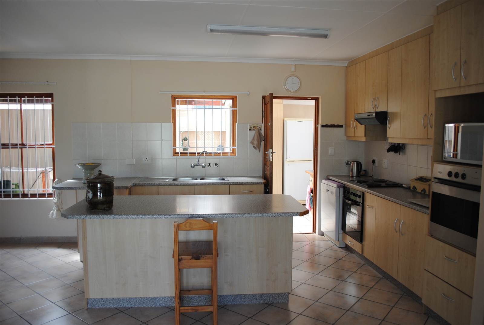 2 Bed House in Middedorp photo number 8