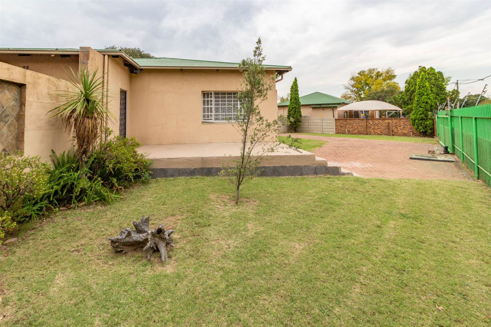 3 Bed House in Northmead photo number 2