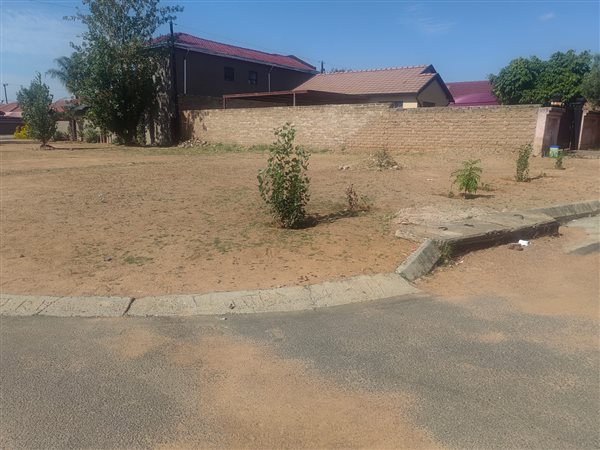 290 m² Land