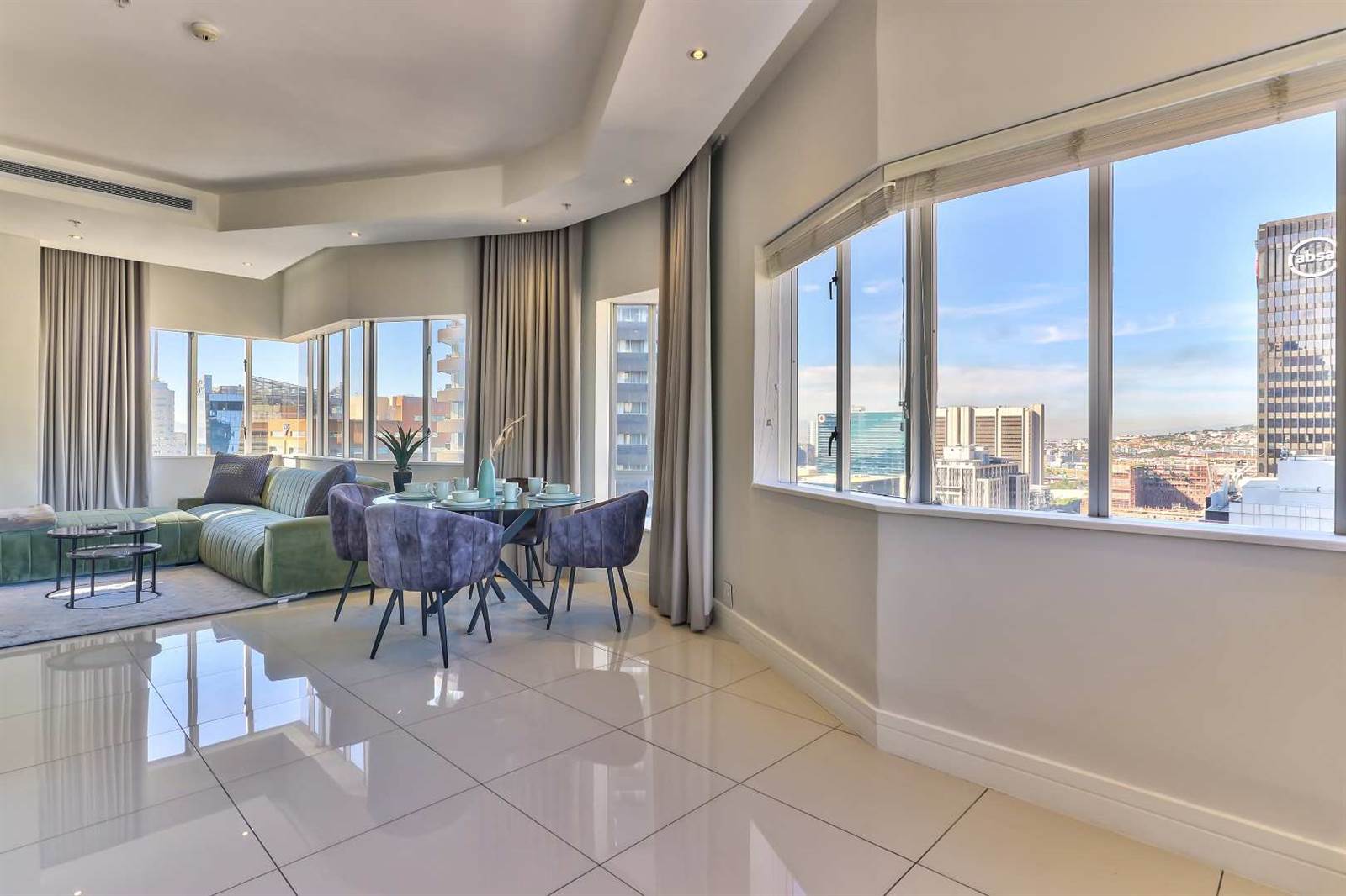 2 Bed Apartment in Cape Town City Centre photo number 9