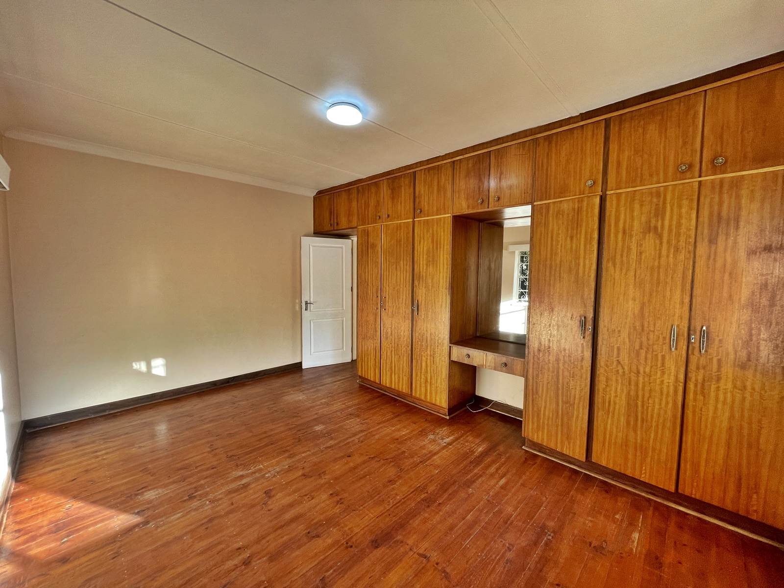 3 Bed House in Bayswater photo number 23