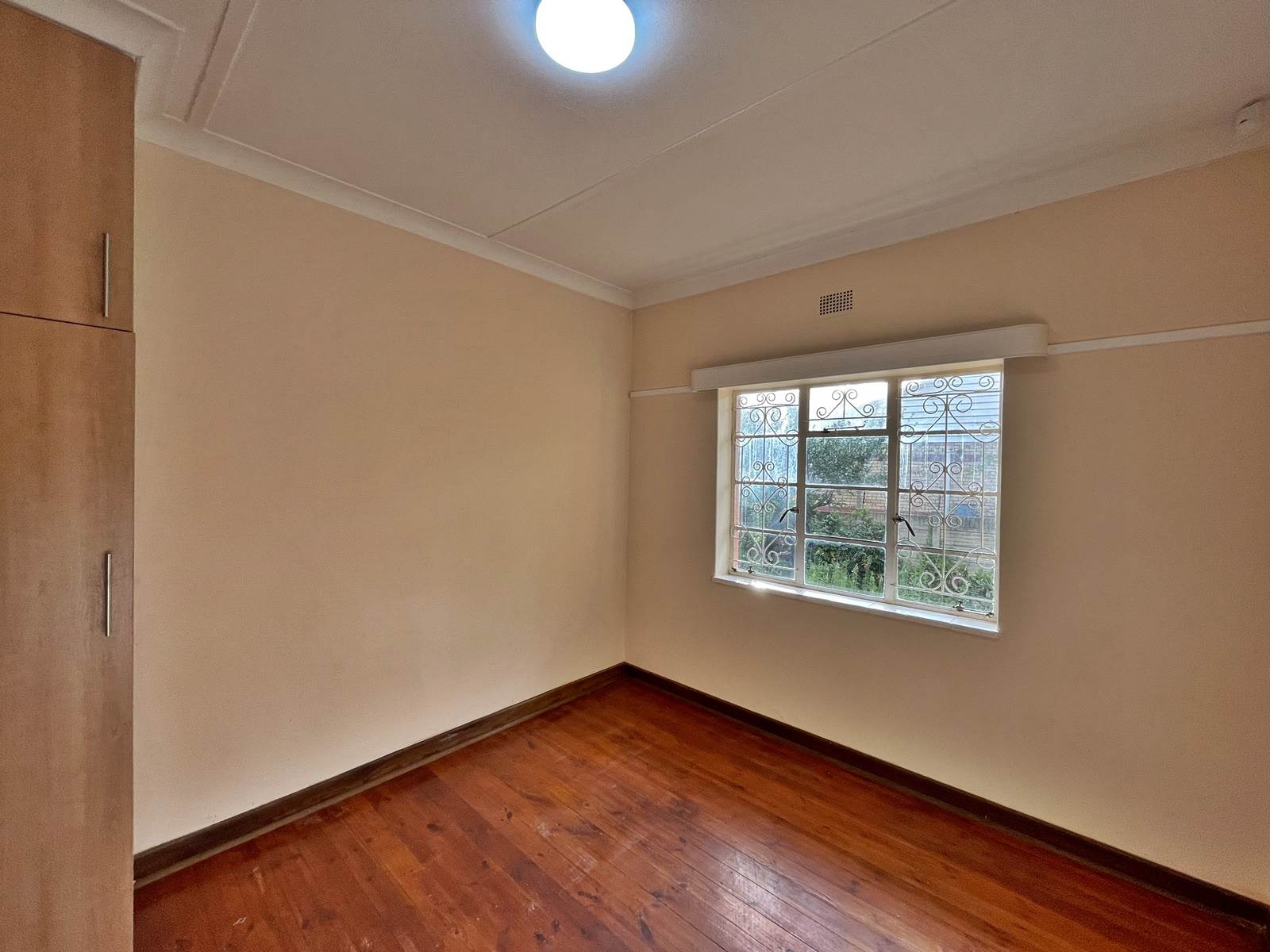 3 Bed House in Bayswater photo number 19