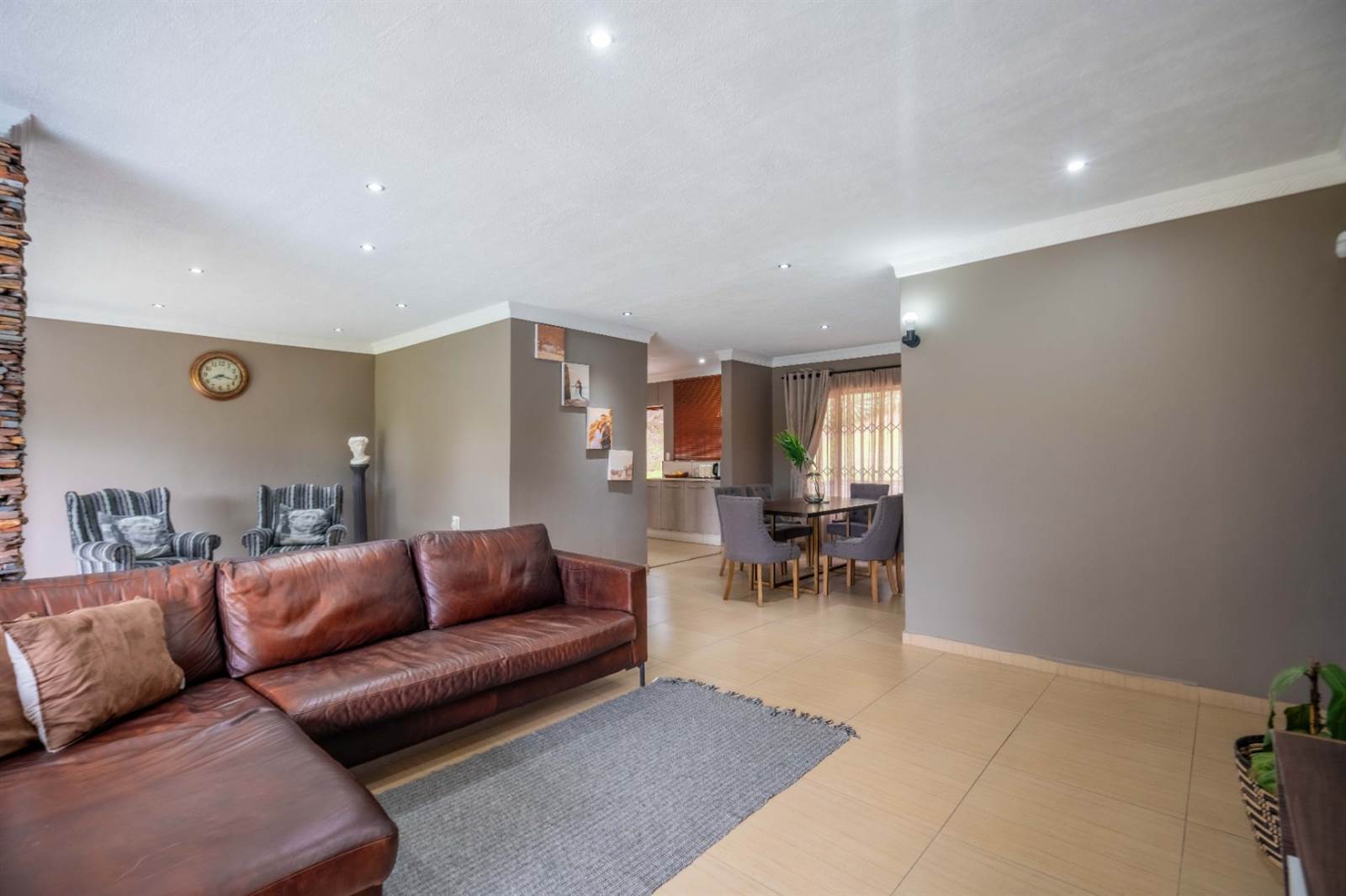 4 Bed House in Atholl Heights photo number 15