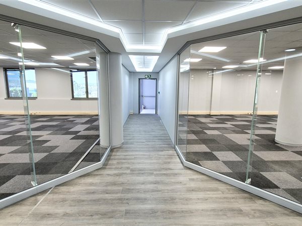 225  m² Office Space