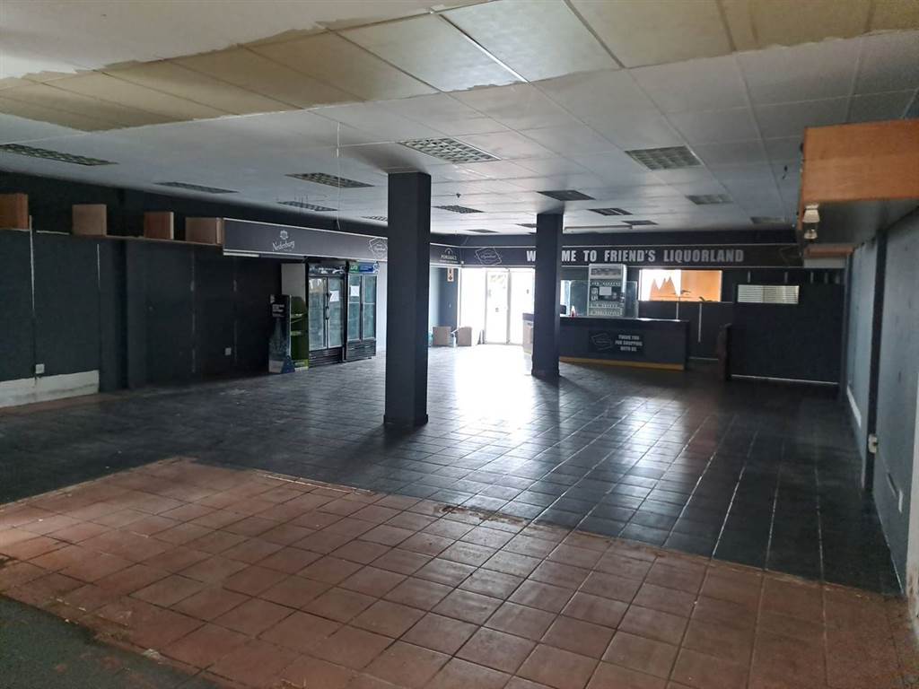 196  m² Retail Space in Parklands photo number 2