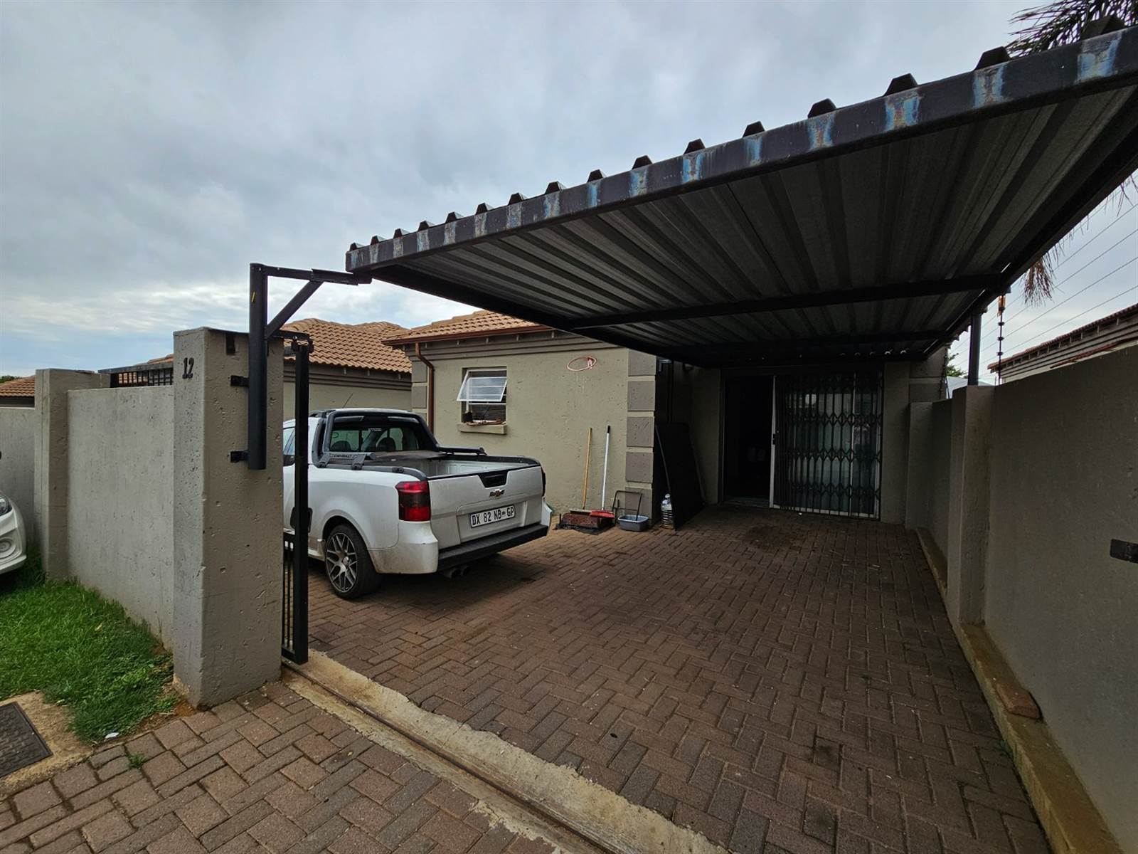 3 Bed Townhouse in Krugersdorp North photo number 2