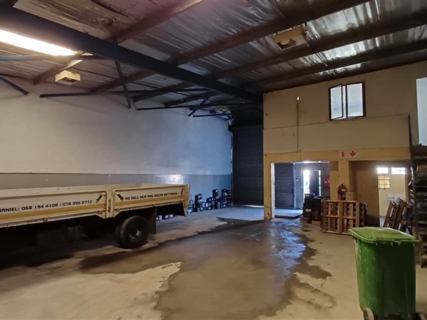 176  m² Industrial space in Clairwood