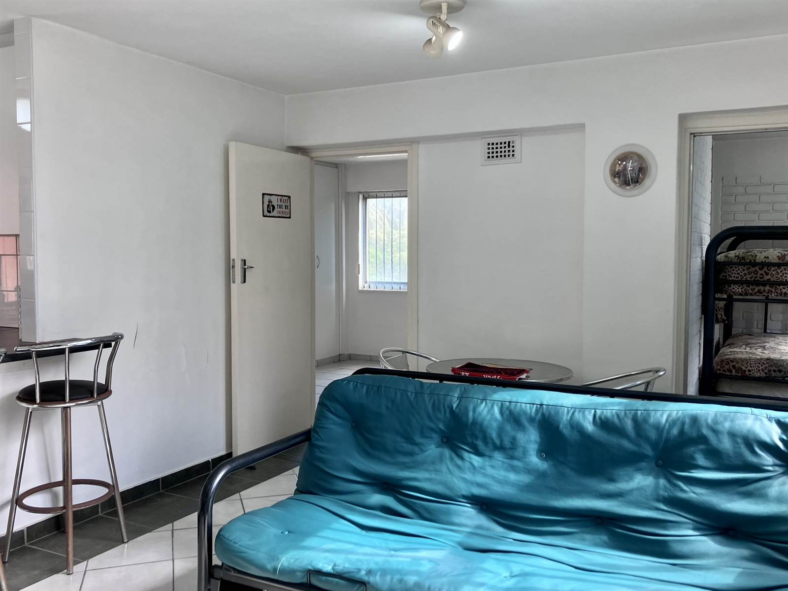 3 Bed Apartment in Amanzimtoti photo number 8