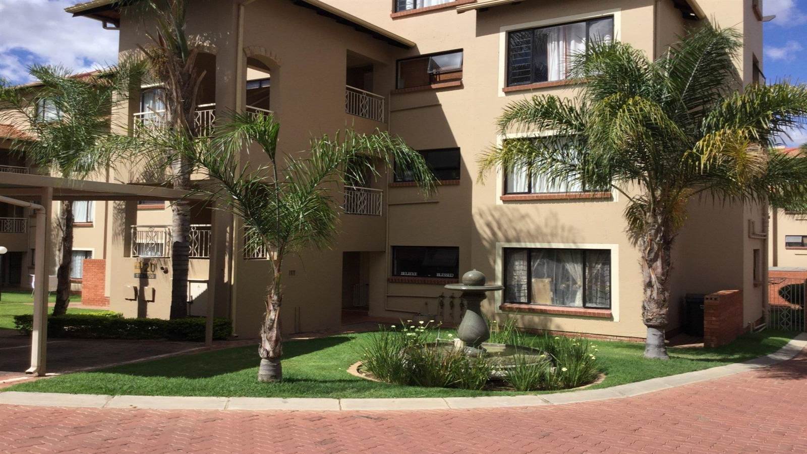 2 Bed Townhouse in Sunninghill photo number 14