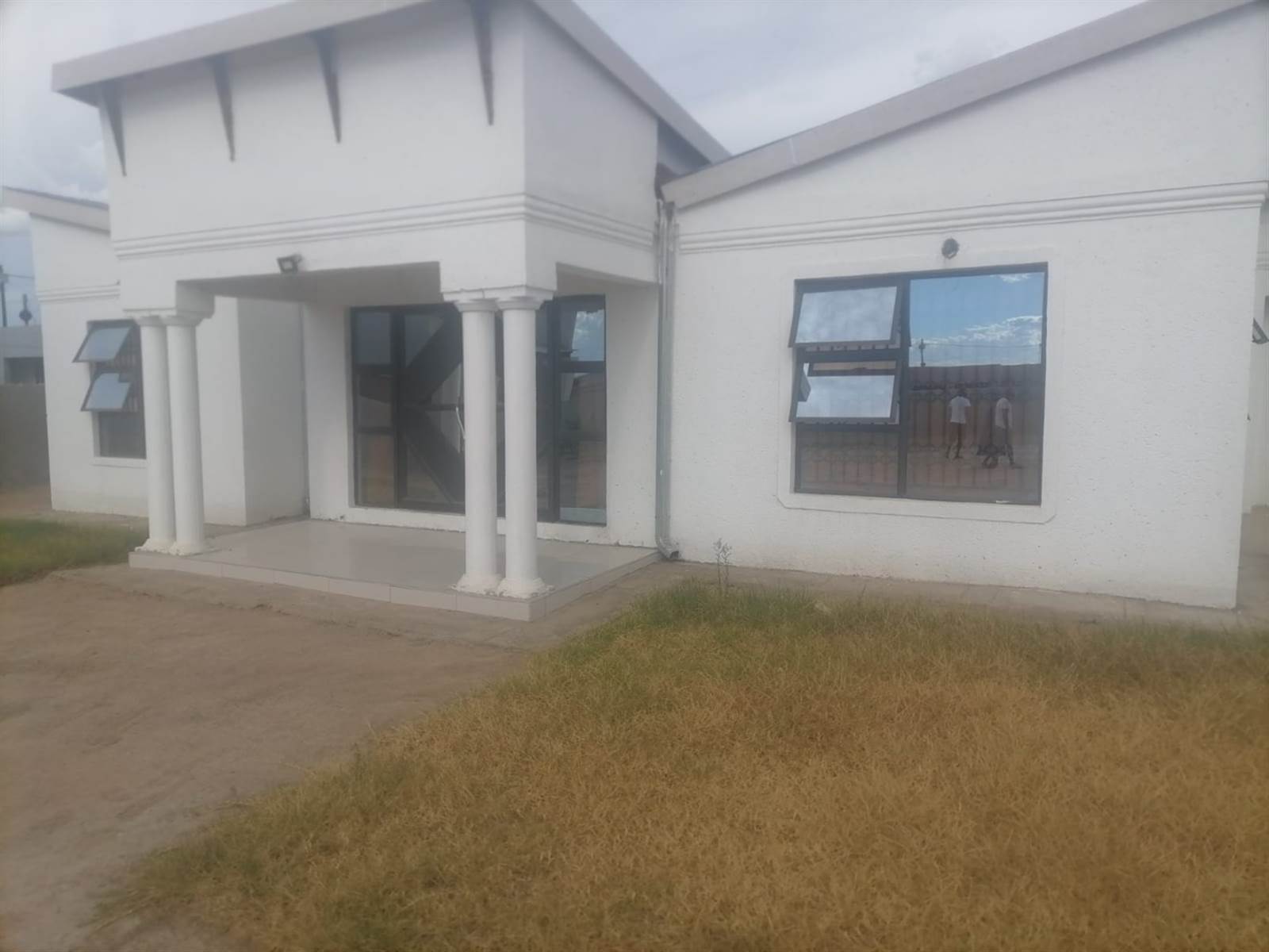 2 Bed House in Polokwane Central photo number 3