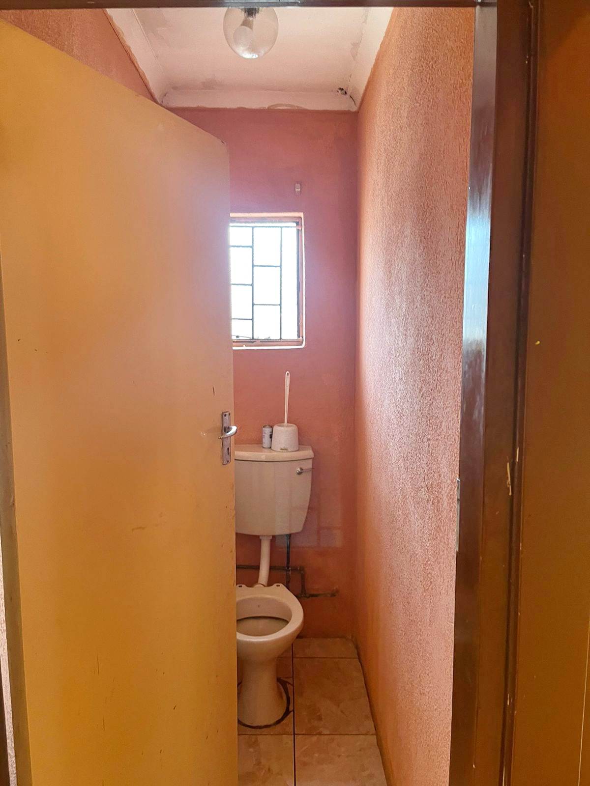 3 Bed House in Mamelodi East photo number 9