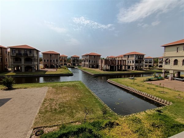 3 Bedroom Townhouse 3 Bedroom Townhouse