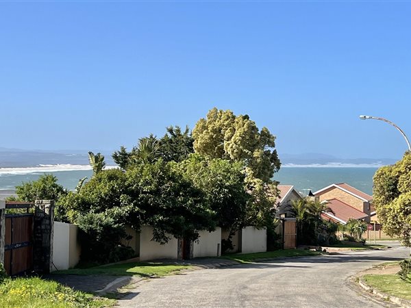 890 m² Land available in Wavecrest