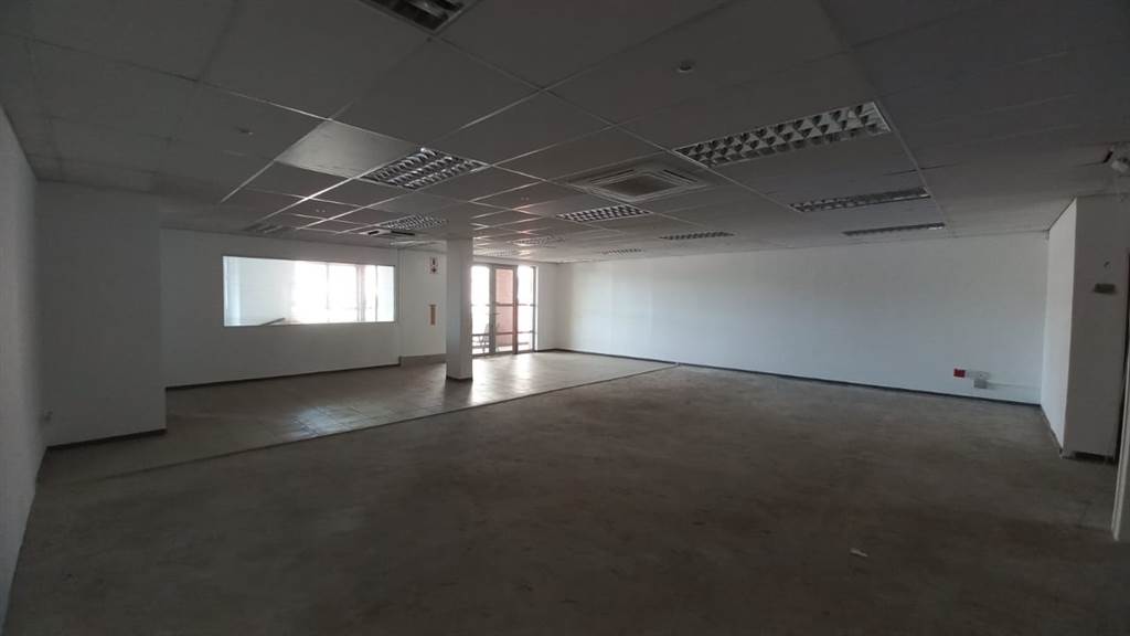 427  m² Commercial space in Faerie Glen photo number 6
