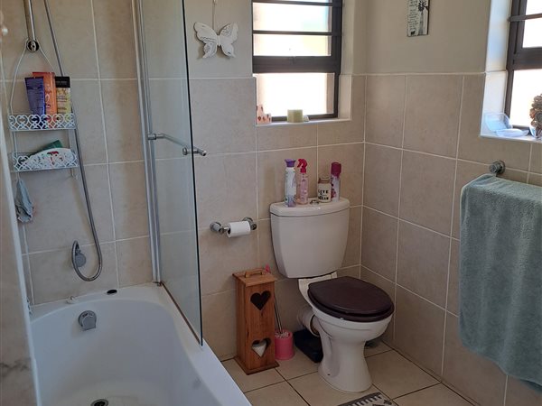 1 Bed Apartment in Jeffreys Bay