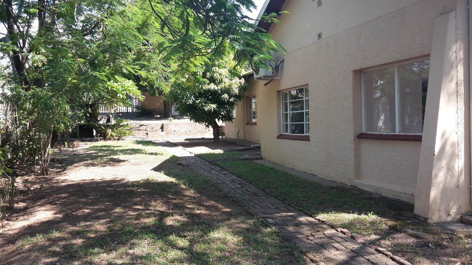 250  m² Commercial space in Nelspruit Central photo number 2