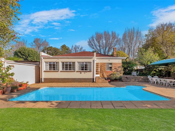 4 Bed House in Greenside