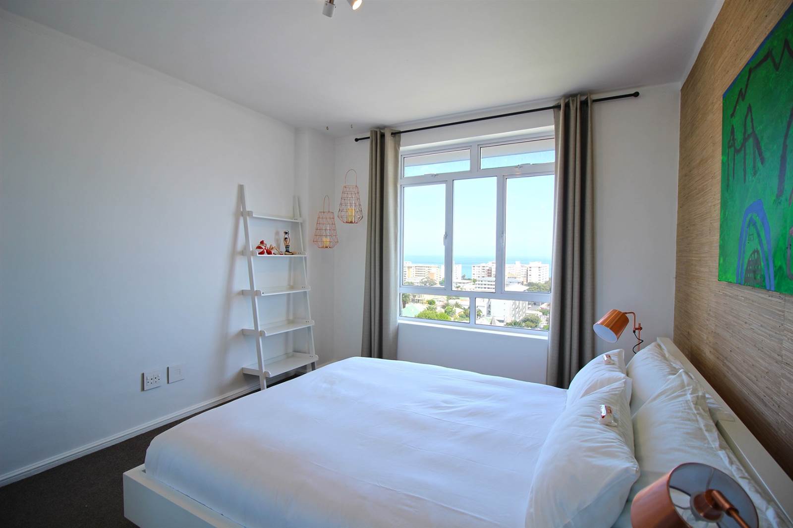 1 Bed Apartment in Sea Point photo number 11