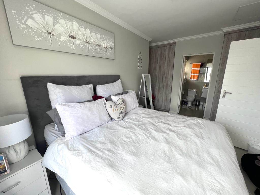 1 Bed Apartment in Kloofendal photo number 7