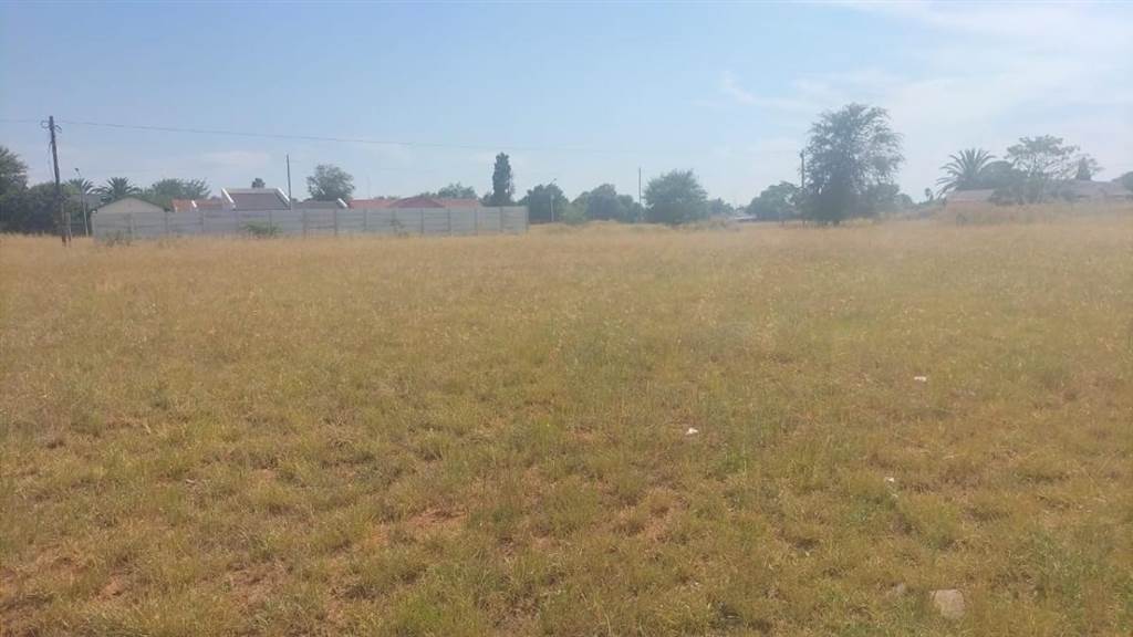 833 m² Land available in Riebeeckstad photo number 5