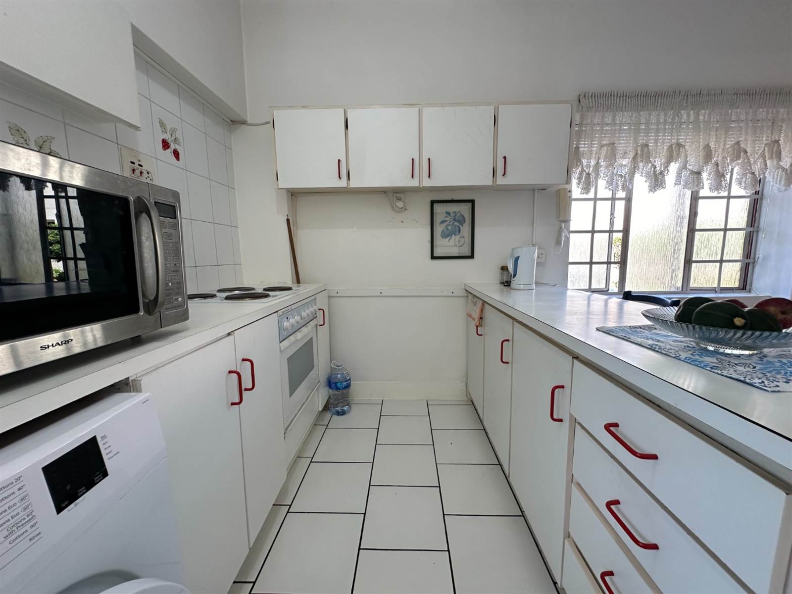 1.5 Bed Apartment in Bulwer photo number 4