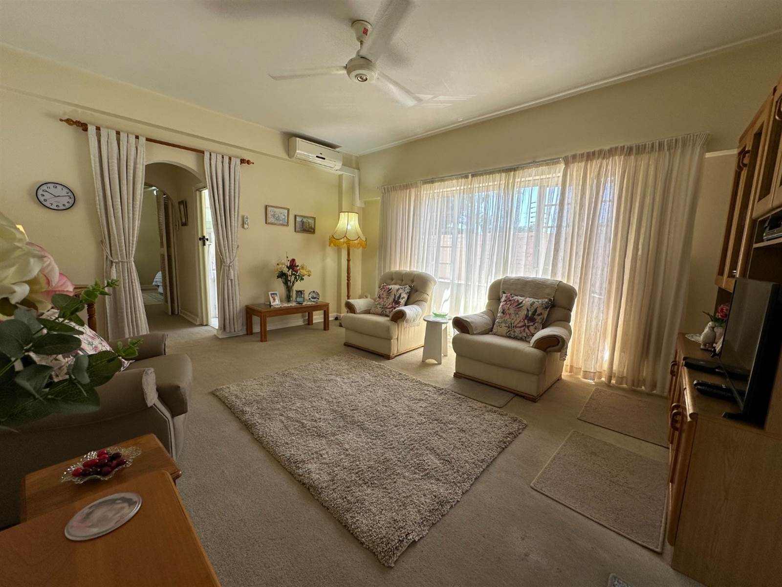 1.5 Bed Apartment in Bulwer photo number 11