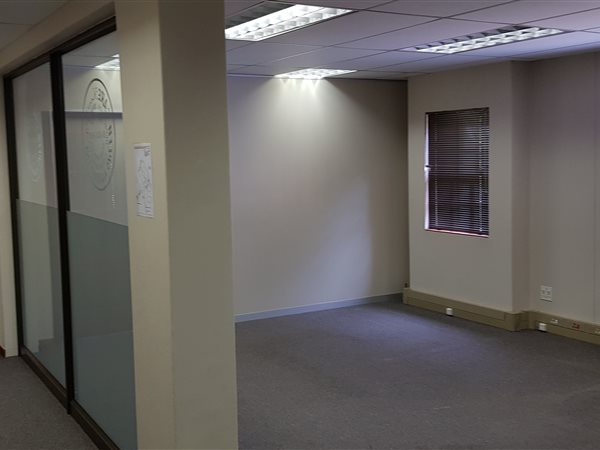 141  m² Commercial space in Lyttelton Manor