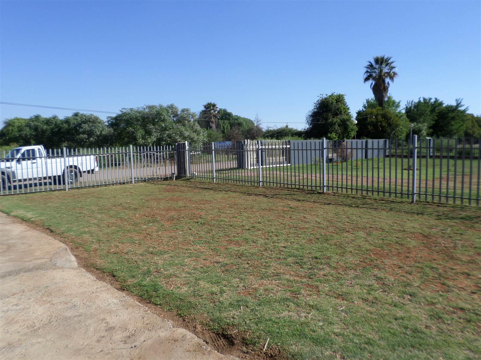2 Bed House in Ventersdorp photo number 4