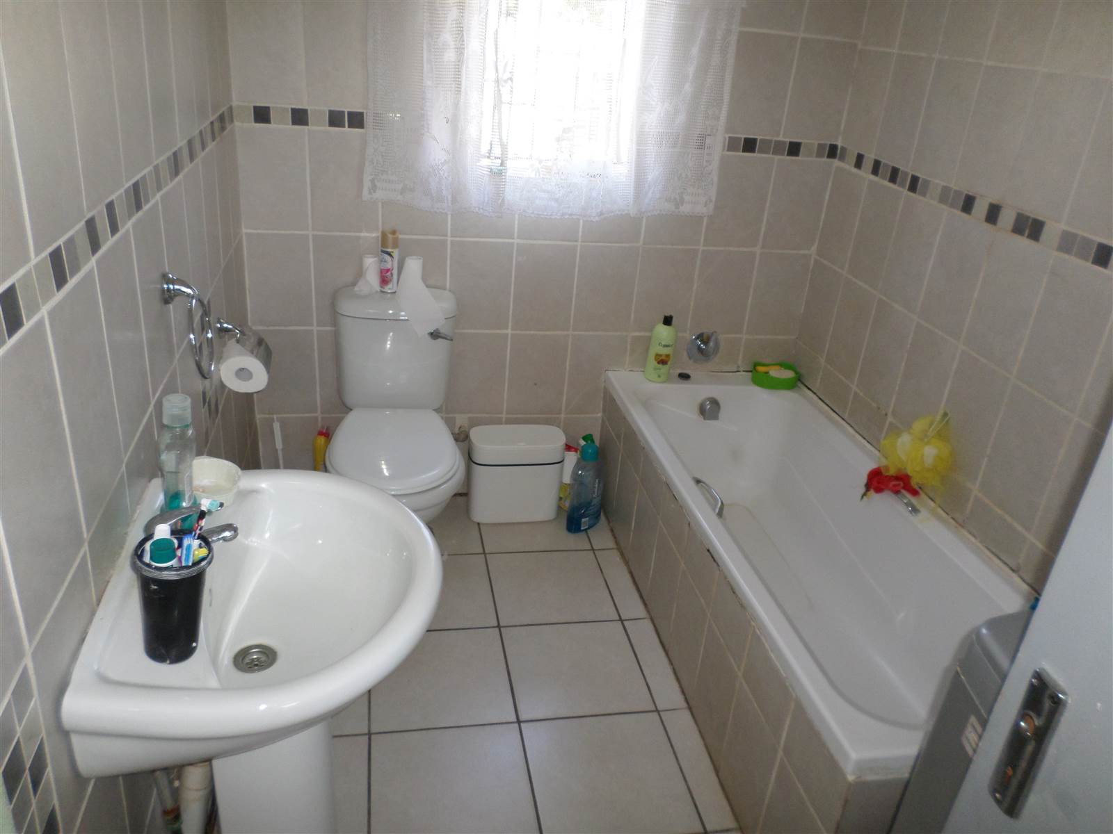 2 Bed House in Ventersdorp photo number 11