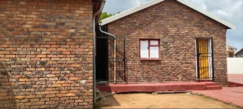 5 Bed House in Soshanguve photo number 12