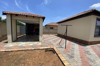 3 Bed House in Alveda photo number 17