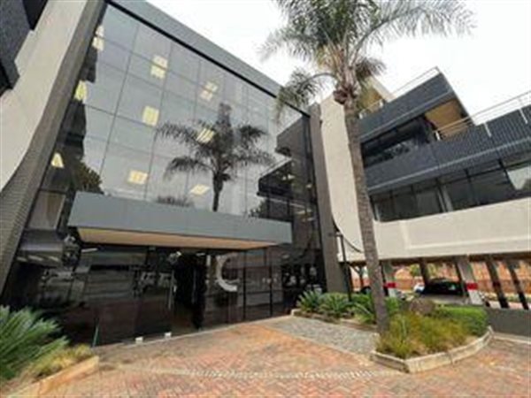 88  m² Commercial space in Cresta