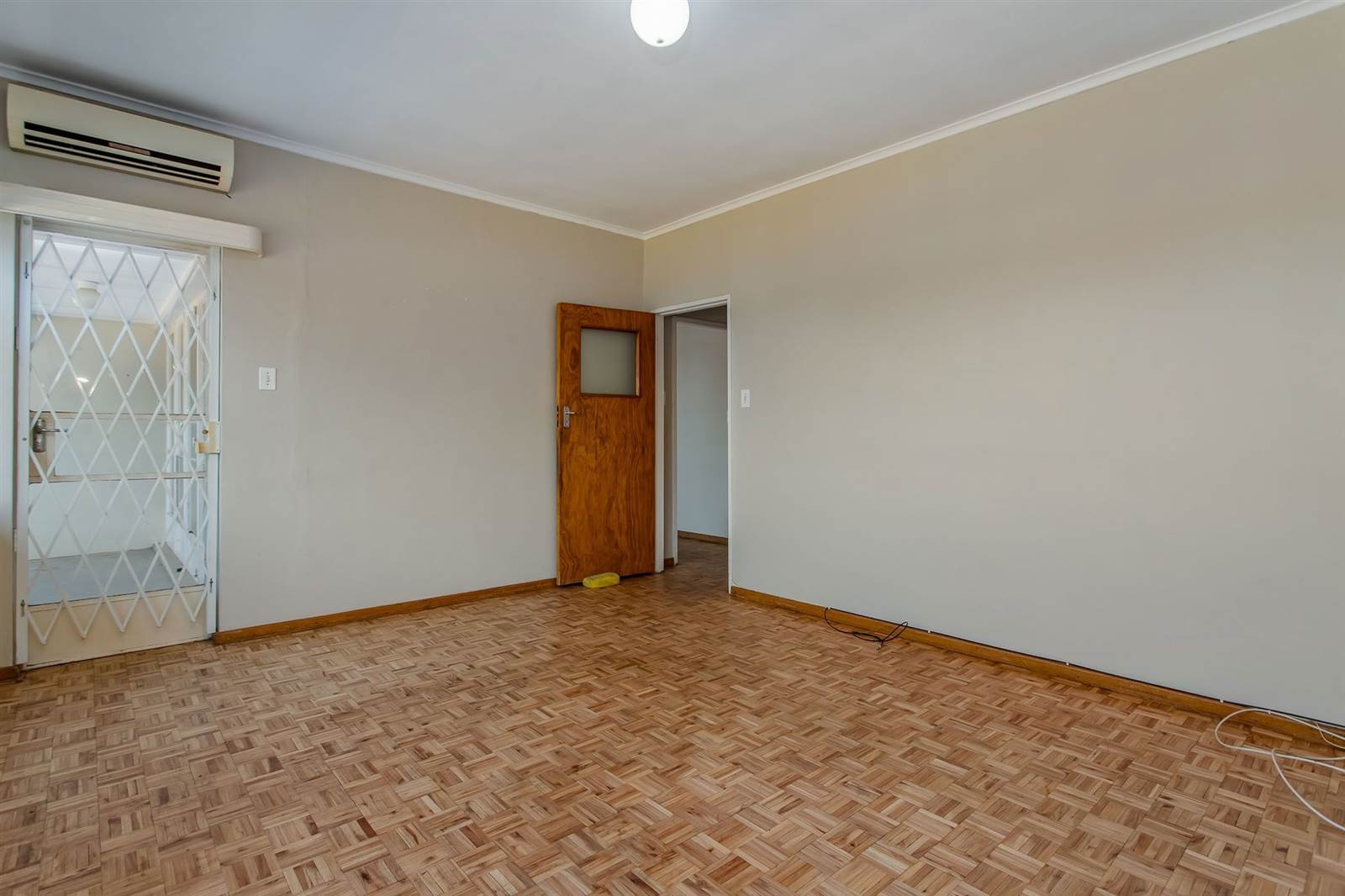 2 Bed Apartment in Paarl Central East photo number 10