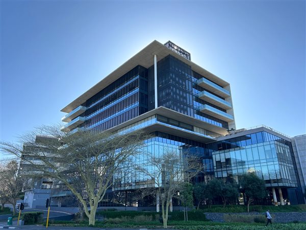 460  m² Commercial space