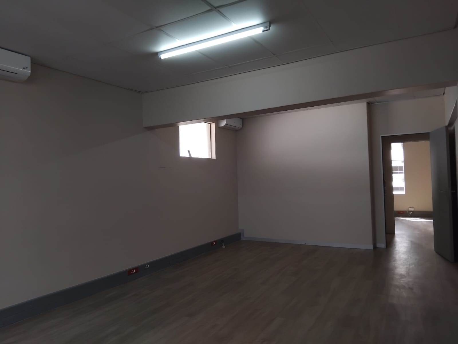 121  m² Commercial space in Bendor photo number 4