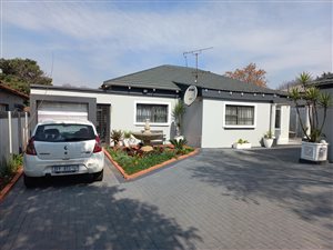 4 Bed House in Malvern East