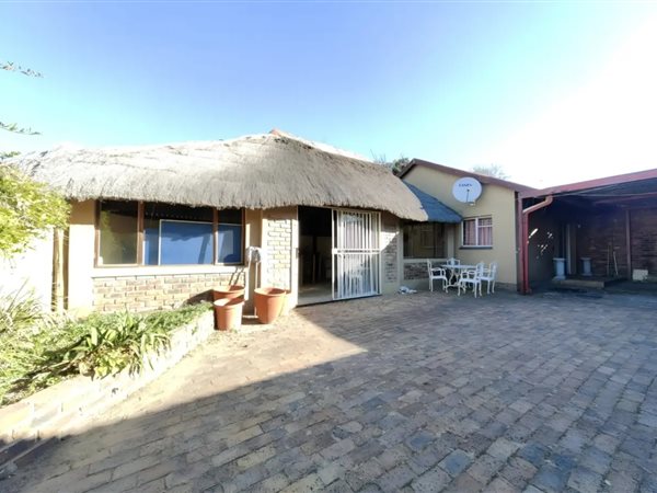 4 Bedroom House 4 Bedroom House