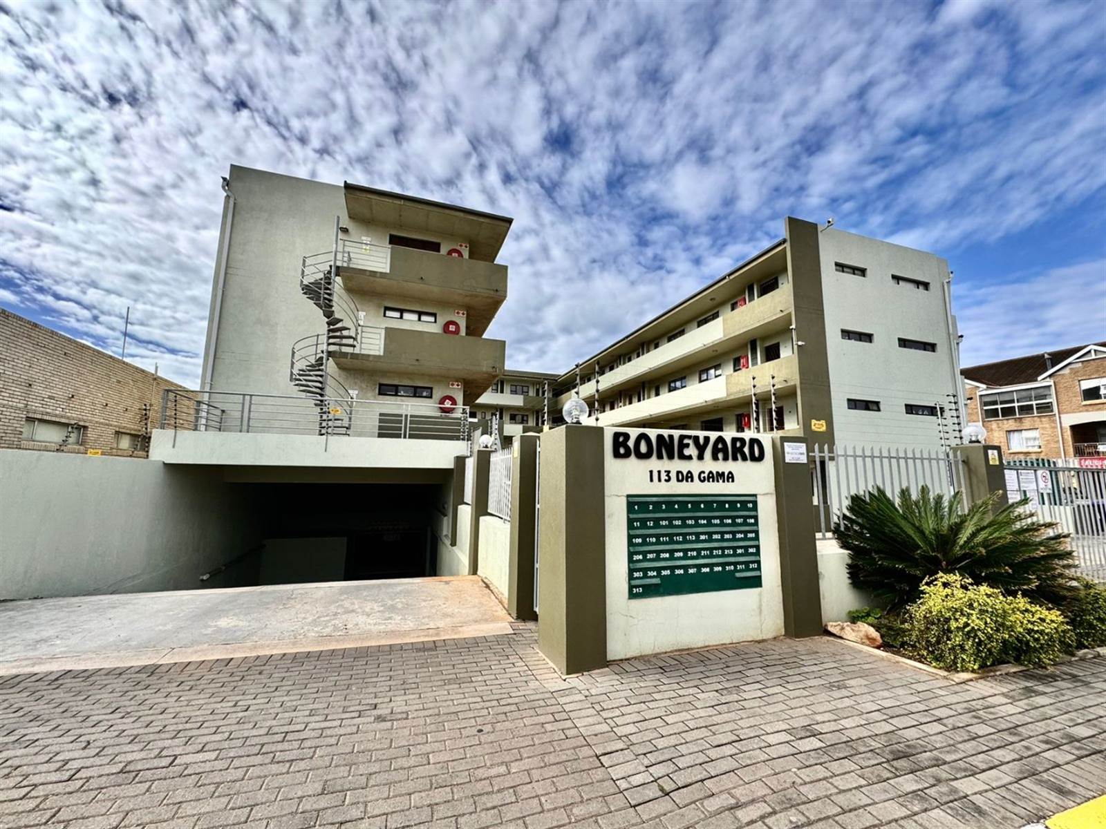 1 Bed Apartment in Jeffreys Bay photo number 1