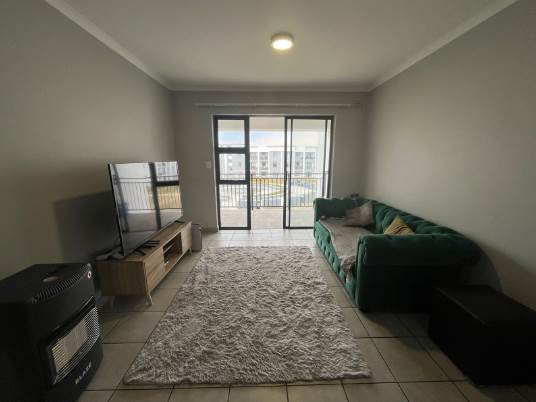 2 Bed Apartment in Parklands photo number 2
