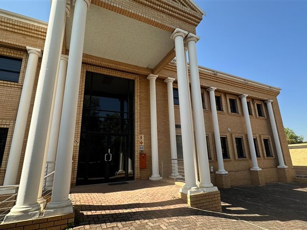 167  m² Commercial space in Highveld