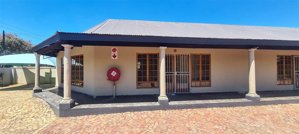 80  m² Office Space in Potchefstroom Central photo number 2