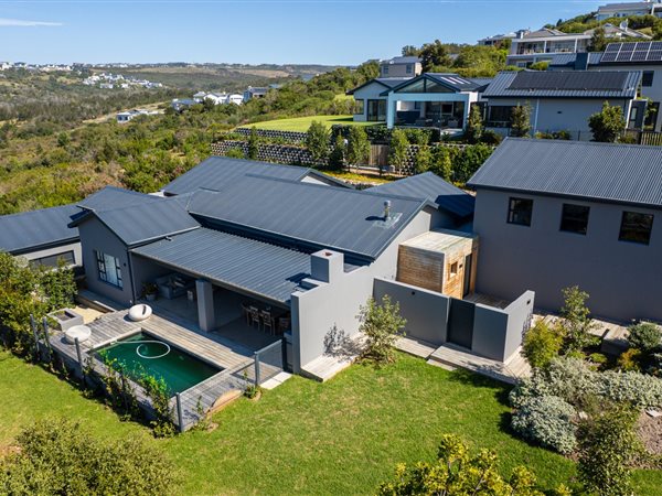 4 Bedroom House 4 Bedroom House