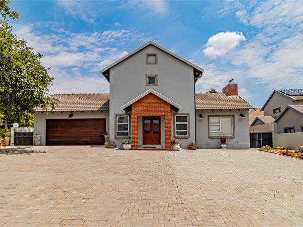 5 Bedroom House 5 Bedroom House